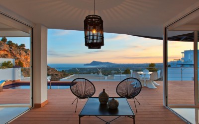 Luxe villa te koop met uitzicht op de zee en Altea