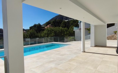 Luxe moderne design villa met zeezicht in Altea Hills.