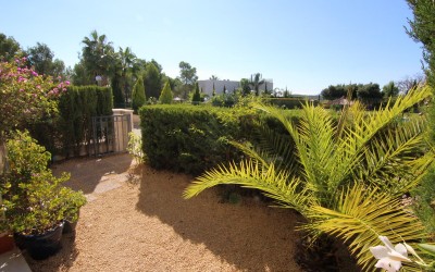 Appartement avec petit jardin à louer annuelle à Santa Clara Altea