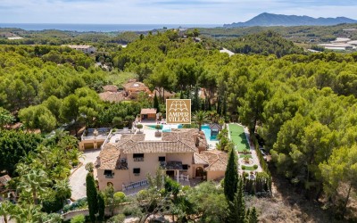 Magnificent property with a lot of privacy and dreamlike outdoor areas