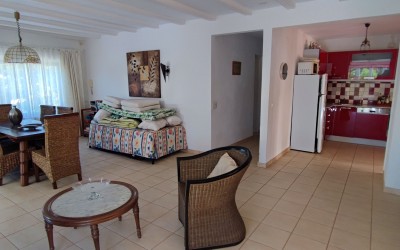 Nice villa with 2 separate apartments and a beautiful garden with pool.