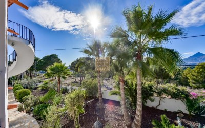 Villa récemment rénovée, avec appartement d