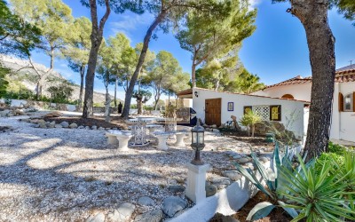 Villa récemment rénovée, avec appartement d