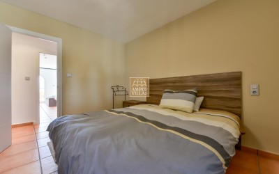 Villa récemment rénovée, avec appartement d