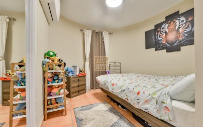 Villa récemment rénovée, avec appartement d