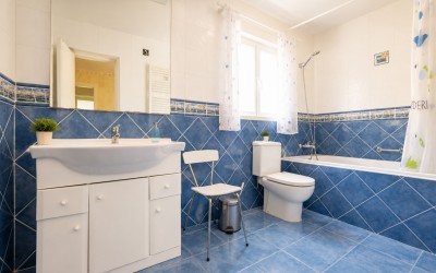 Schöne Villa mit herrlichen Terrassen und Swimmingpool in La Nucia.