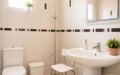 Schöne Villa mit herrlichen Terrassen und Swimmingpool in La Nucia.
