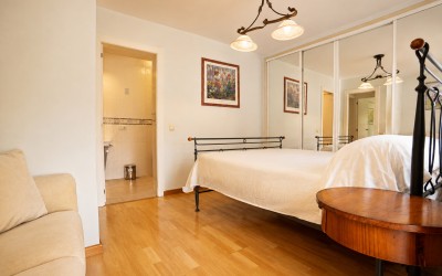 Schöne Villa mit herrlichen Terrassen und Swimmingpool in La Nucia.