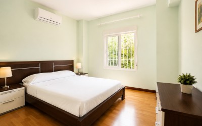 Schöne Villa mit herrlichen Terrassen und Swimmingpool in La Nucia.