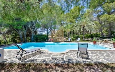 Exclusive villa in Altea offering complete privacy in a natural setting.