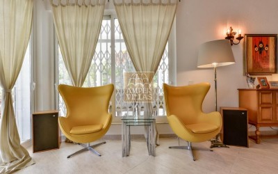 Exclusive villa in Altea offering complete privacy in a natural setting.