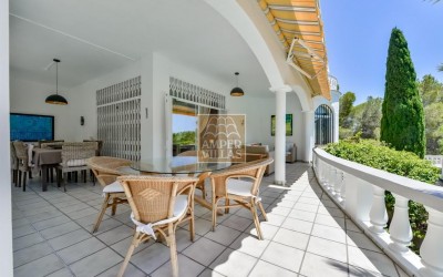 Exclusive villa in Altea offering complete privacy in a natural setting.