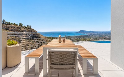 Nueva villa mediterránea con vistas panorámicas al mar