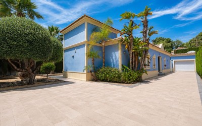 Elegante einstöckige Villa mit privatem Pool in Calpe
