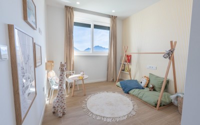 Moderne freistehende Villa in Polop mit Ausblick und privatem Pool