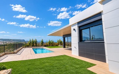 Moderne freistehende Villa in Polop mit Ausblick und privatem Pool