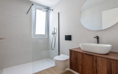 Moderne freistehende Villa in Polop mit Ausblick und privatem Pool