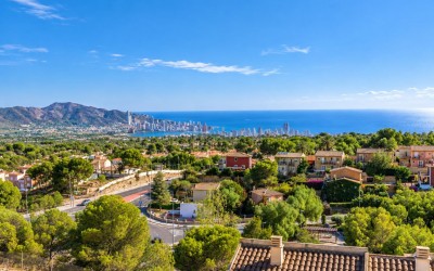 Modernes Reihenhaus mit 4 Schlafzimmern und Panoramablick auf das Meer und Benidorm in La Nucía