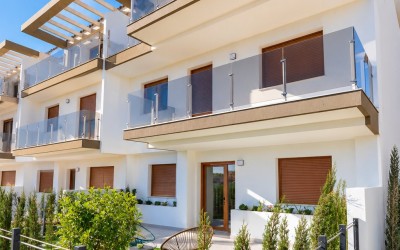 Maison mitoyenne moderne de 4 chambres avec vue panoramique sur la mer et Benidorm à La Nucía