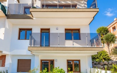 Maison mitoyenne moderne de 4 chambres avec vue panoramique sur la mer et Benidorm à La Nucía