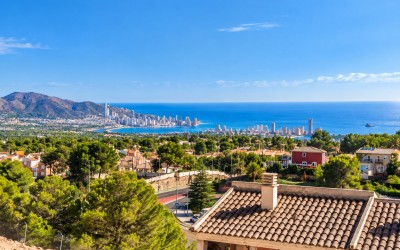 Maison mitoyenne moderne de 4 chambres avec vue panoramique sur la mer et Benidorm à La Nucía