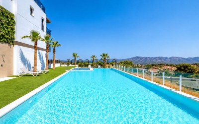 Maison mitoyenne moderne de 4 chambres avec vue panoramique sur la mer et Benidorm à La Nucía