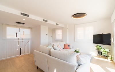 Maison mitoyenne moderne de 4 chambres avec vue panoramique sur la mer et Benidorm à La Nucía