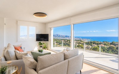 Maison mitoyenne moderne de 4 chambres avec vue panoramique sur la mer et Benidorm à La Nucía
