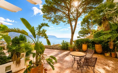 Luxuriöses Dreifamilienhaus direkt am Meer in La Olla, Altea