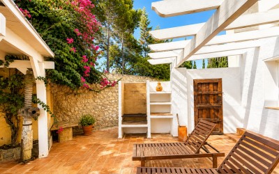 Luxuriöses Dreifamilienhaus direkt am Meer in La Olla, Altea
