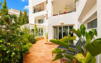 Luxuriöses Dreifamilienhaus direkt am Meer in La Olla, Altea