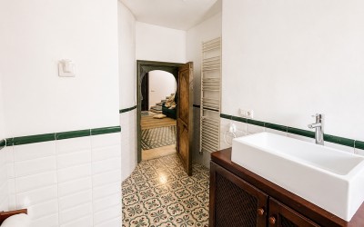 Luxuriöses Dreifamilienhaus direkt am Meer in La Olla, Altea