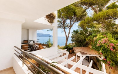 Luxuriöses Dreifamilienhaus direkt am Meer in La Olla, Altea