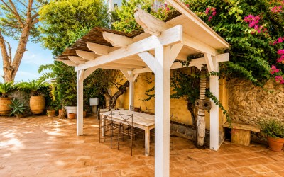 Luxuriöses Dreifamilienhaus direkt am Meer in La Olla, Altea