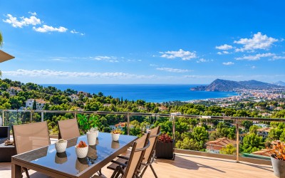 Duplex-Penthouse mit Panoramablick auf das Meer in Altea La Vella
French: