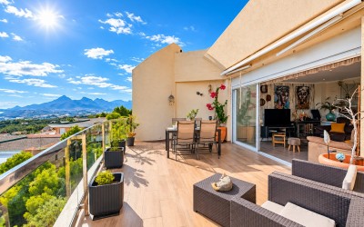 Duplex-Penthouse mit Panoramablick auf das Meer in Altea La Vella
French: