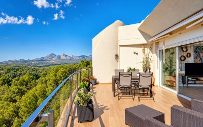 Duplex-Penthouse mit Panoramablick auf das Meer in Altea La Vella
French: