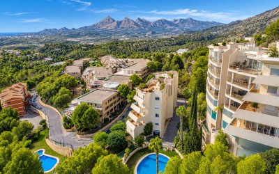 Duplex-Penthouse mit Panoramablick auf das Meer in Altea La Vella
French: