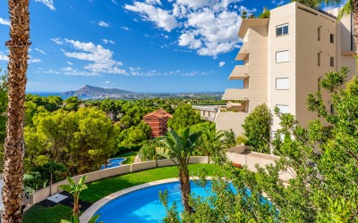 Duplex-Penthouse mit Panoramablick auf das Meer in Altea La Vella
French: