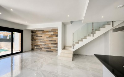Villa moderne
de 3 chambres avec piscine privée à Polop