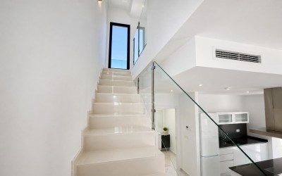 Villa moderne
de 3 chambres avec piscine privée à Polop