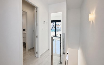 Villa moderne
de 3 chambres avec piscine privée à Polop