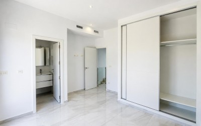 Villa moderne
de 3 chambres avec piscine privée à Polop