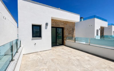 Villa moderne
de 3 chambres avec piscine privée à Polop