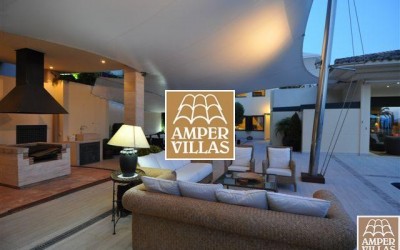 Spectacular modern villa for sale with panoramic views,