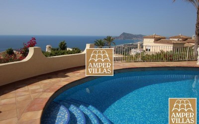 Villa for rent with spectacular sea views in Altea