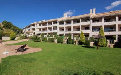 Apartment with garden for annual rent in Santa Clara Altea
